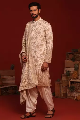 Madhur ivory kurta set