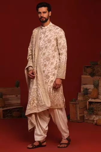 Madhur ivory kurta set