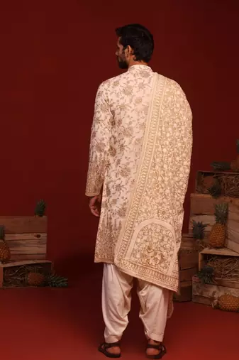 Madhur ivory kurta set