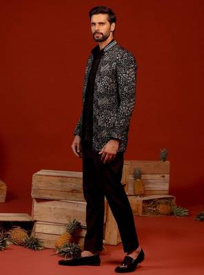 Rithvik black jodhpuri set 3