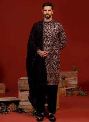 Vidhur black kurta set 1