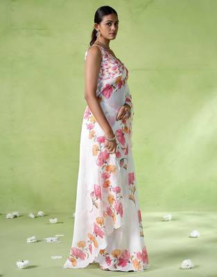 Off white cotton blend printed saree 5