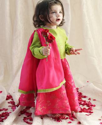 Pink & green embroidered viscose  lehenga 2