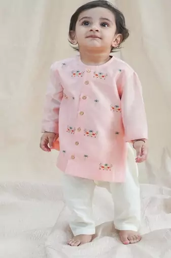 Pink embroidered chanderi  kurta pyjama