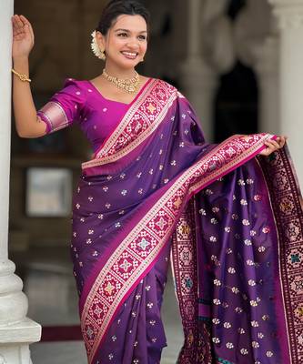 Magenta Soft Silk Blend Saree With Zari Weaving Meenakari Design 2
