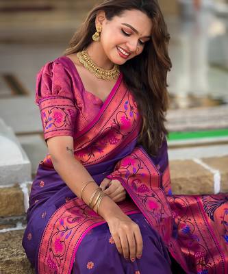 Violet silk blend Saree With Paithani Weaved Pallu And Blouse 3