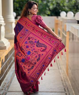 Violet silk blend Saree With Paithani Weaved Pallu And Blouse 5