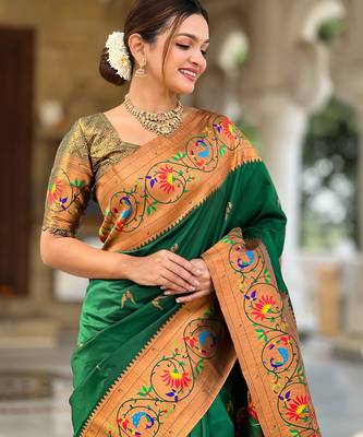 Green silk blend Saree With Paithani Weaved Pallu And Blouse 3