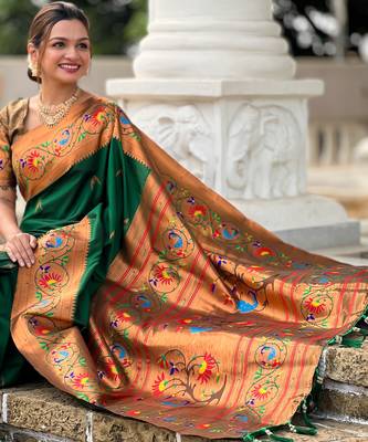 Green silk blend Saree With Paithani Weaved Pallu And Blouse 4