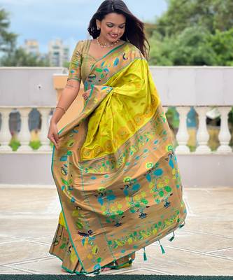 Parrot Green silk blend Saree With Paithani Weaved Pallu And Blouse 3