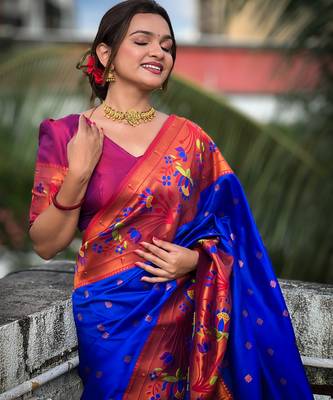 Blue silk blend Saree With Paithani Weaved Pallu And Blouse 5