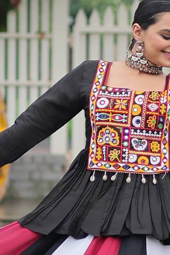 BLACK MULTICOLOR KUTCHI GAMTHI WORK RAYON NAVRATRI STITCHED LEHENGA CHOLI