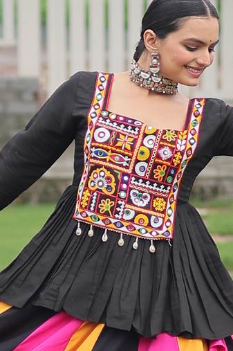 BLACK MULTICOLOR KUTCHI GAMTHI WORK RAYON NAVRATRI STITCHED LEHENGA CHOLI