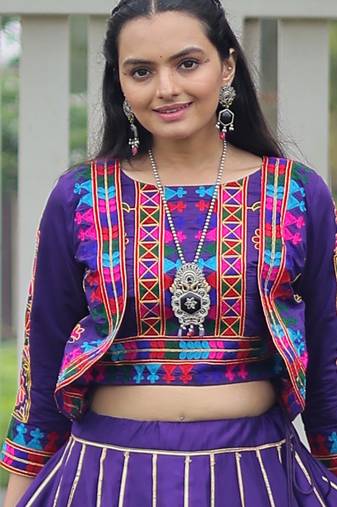 PURPLE KUTCHI GAMTHI THREAD EMBROIDERED RAYON NAVRATRI  STITCHED LEHENGA CHOLI KOTI