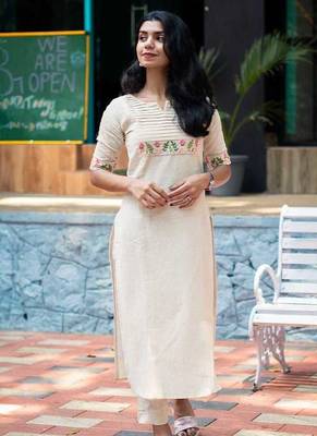 Off White Embroidered Cotton Kurta and Pant Set 1