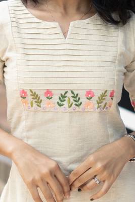 Off White Embroidered Cotton Kurta and Pant Set 3