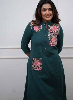 Green Embroidered Cotton Kurta and Pant Set 3