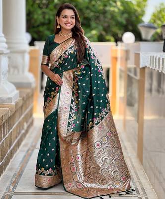 Green soft silk blend saree with zari weaving meenakari design 2