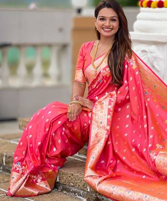 Pink soft silk blend saree with zari weaving meenakari design 5