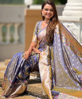 Grey soft silk blend saree with zari weaving meenakari design 5