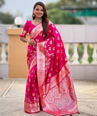 Pink soft silk blend saree with zari weaving meenakari design 5