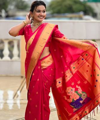 Rani pink silk blend saree with paithani rich weaved pallu and blouse 5