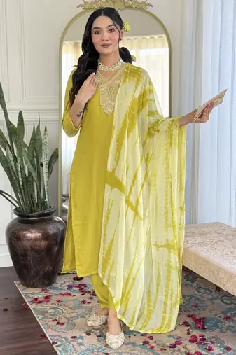 Liril sequence embroidery viscos chanderi silk kurta set with nazmin printed dupatta