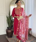 Rani pink sequence embroidery viscos rayon kurta set with floral jacquard for women