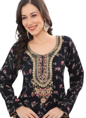 Floral printed A-line Jalabiya with Golden and multicolor threadwork  5