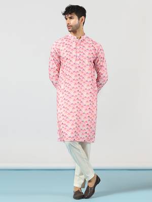 Pink cotton blend kurta pajama set for men with geometric print 2