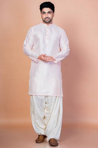 Peach bangalorian silk kurta for men with embroidery work