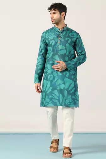 Green cotton blend kurta for men with printed design
