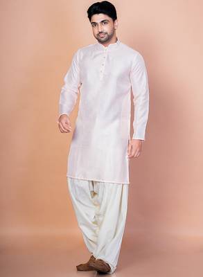 Peach bangalorian silk kurta for men with embroidery work 3