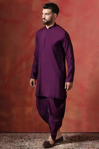 Purple cotton blend kurta for men with solid print