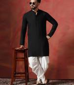 Black cotton blend kurta for men with solid print