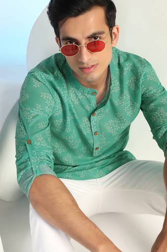 Green cotton blend short kurta for men with printed design