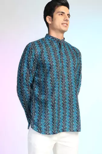 Blue cotton blend short kurta for men with printed design