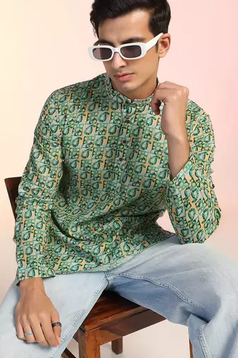 Green cotton blend short kurta for men with printed design
