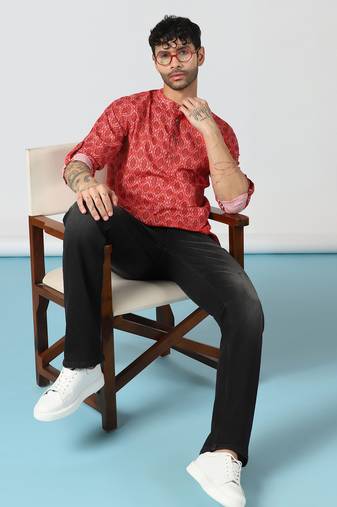 Red cotton blend short kurta for men with printed design