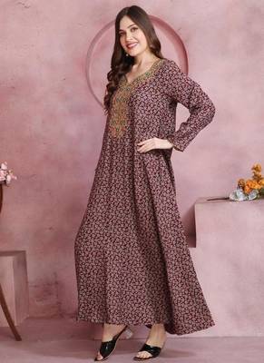 Multicolor thread embroidery A-Line Jalabiya on fancy printed fabric 3