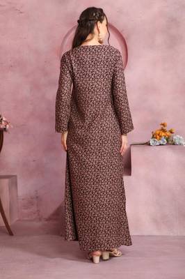 Multicolor thread embroidery A-Line Jalabiya on fancy printed fabric 5