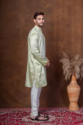 Green dupion kurta for men with solid print