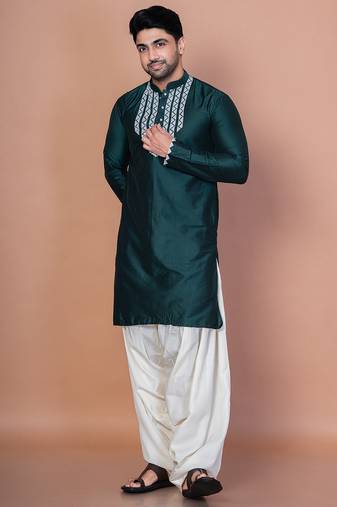 Green cotton blend kurta patiala set for men with embellished work