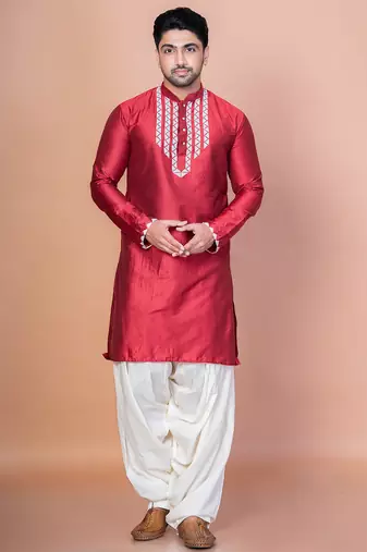 Red cotton blend kurta patiala set for men with embellished work