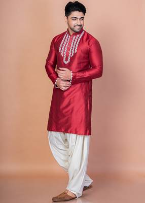 Red cotton blend kurta patiala set for men with embellished work 3