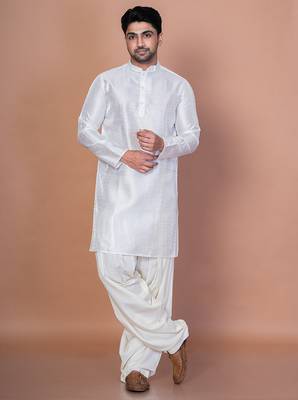 White bangalorian silk kurta for men with embroidery work 3