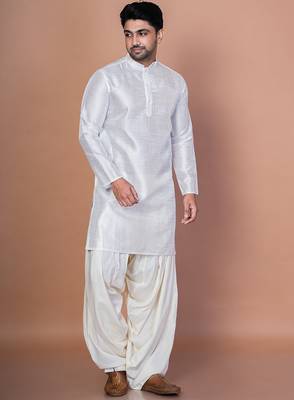White bangalorian silk kurta for men with embroidery work 5