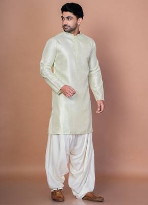 Green bangalorian silk kurta for men with embroidery work 3
