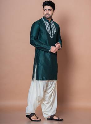 Green cotton blend kurta for men with embellished work 3