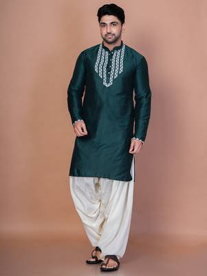 Green cotton blend kurta for men with embellished work 5